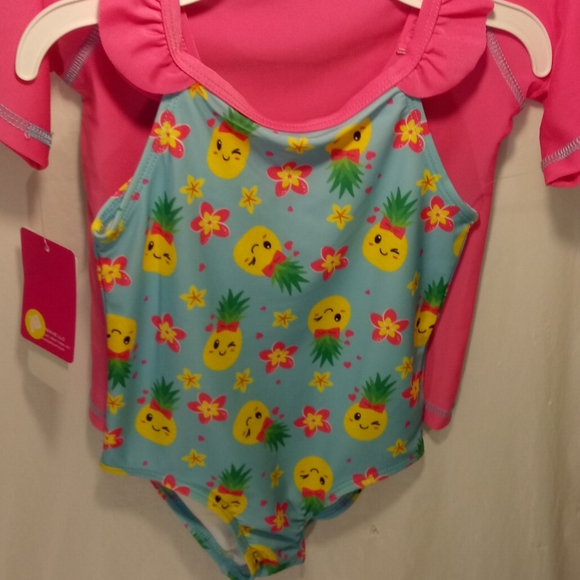 DREAMWAVE SWIMSUIT & RASHGUARD SET - Picture 3 of 6